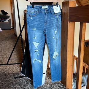Abercrombie & Fitch Super Skinny Mid Rise jean. Size 30/10Short. Distressed.